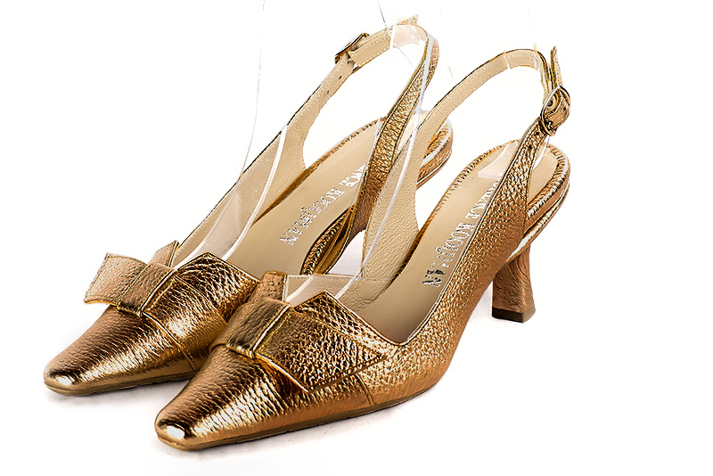 Camel beige women's slingback shoes. Tapered toe. Medium spool heels. Front view - Florence KOOIJMAN
